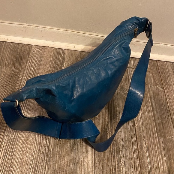 M0851 Half Moon Hobo leather bag - Picture 12 of 15